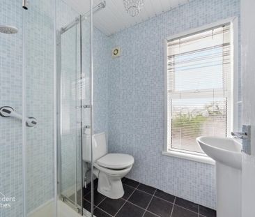27 Kent Avenue, Larne, BT40 1NB - Photo 4