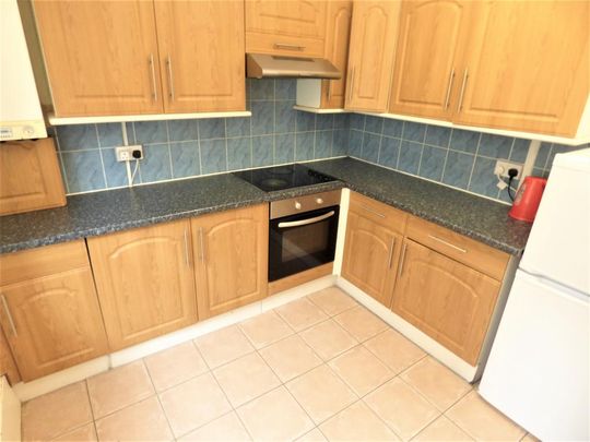 3 bedroom flat to rent - Photo 1