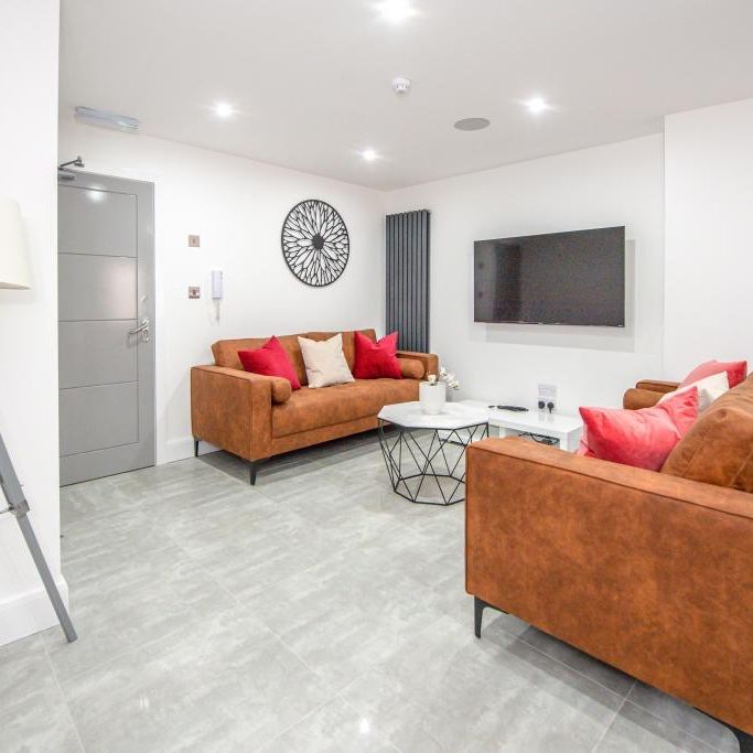 6 bedroom house to rent - Photo 1