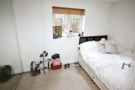 Three-Bedrooms Semi-Detached House - Photo 5