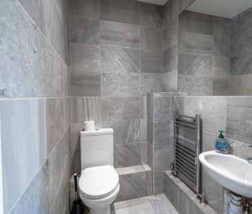 3 bedroom semi-detached house to rent - Photo 3