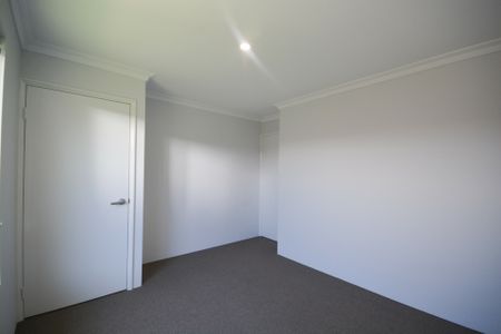 Brand New Home in Coastal Madora Bay! - Photo 2