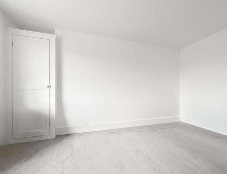 Wellington Square, Hastings, TN34 - Photo 3