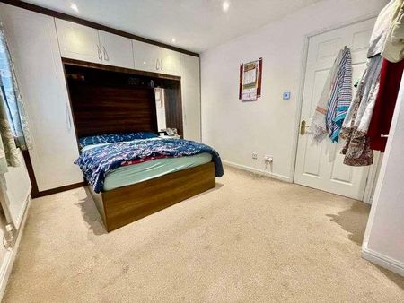 Stornaway Road, Slough, SL3 - Photo 3