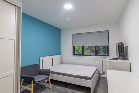 8 Bed Student Accommodation - Photo 3