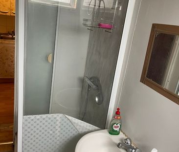 Studio Flat, High Road, IG1 - Photo 2