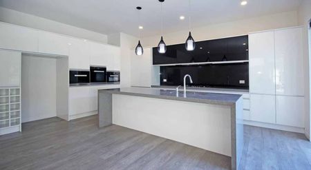 Welcome to your dream home in the heart of Mel... - Photo 5