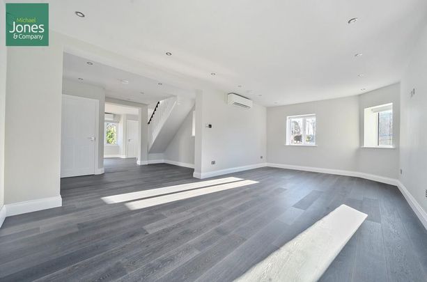 4 bedroom detached house to rent - Photo 1