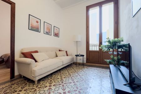 Cozy room in Avinyó street - Photo 2