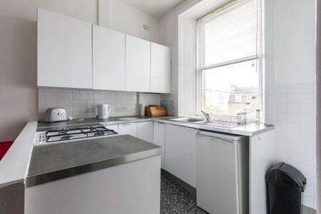 2 bedroom flat to rent - Photo 4