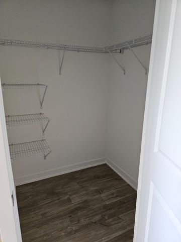 For Lease - 4655 Metcalfe Avenue, Mississauga, Ontario - Photo 5