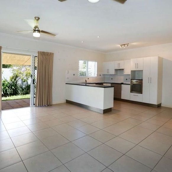 MODERN LIVING! 3 BEDROOM 2 BATHROOM UNIT + SECURE COMPLEX + COMPLEX POOL! - Photo 1