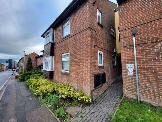 Dumfries Street, Luton, LU1 - Photo 1