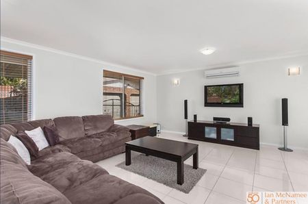 54 Christopher Crescent, Queanbeyan NSW 2620 - House For Rent | Domain - Photo 5
