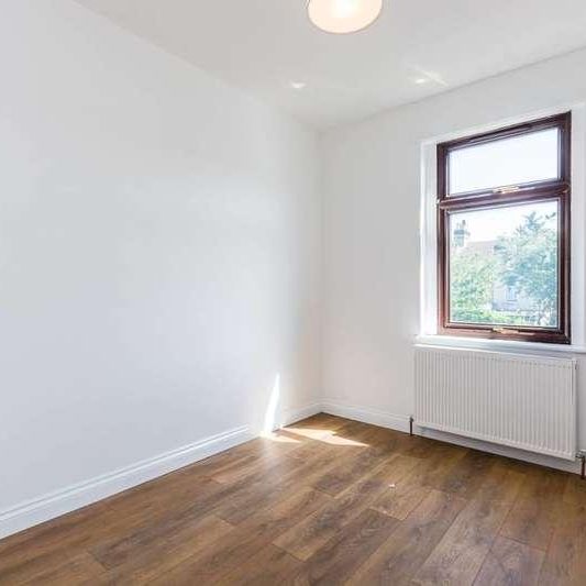 Bath Road, East Ham, E7 - Photo 1