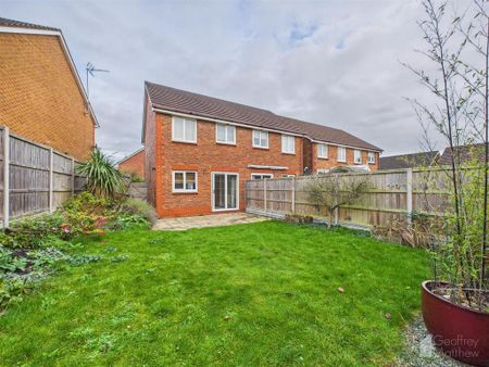 2 bedroom semi-detached house to rent - Photo 4