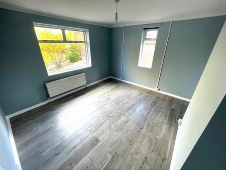 3 bedroom detached bungalow to rent - Photo 3