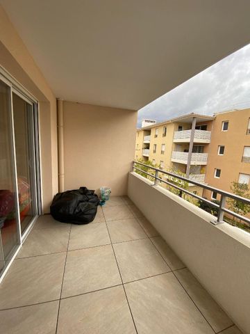 Location Appartement 2 pièces 43m² PUGET SUR ARGENS 83480 - Photo 2