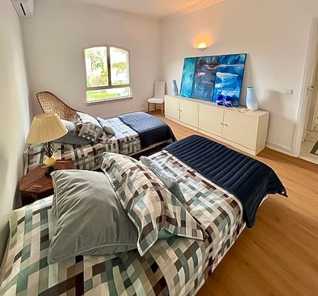 Spacious 3-bedroom apartment in Monte Estoril - Photo 5