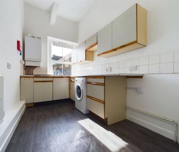 2 bedroom flat to rent - Photo 2