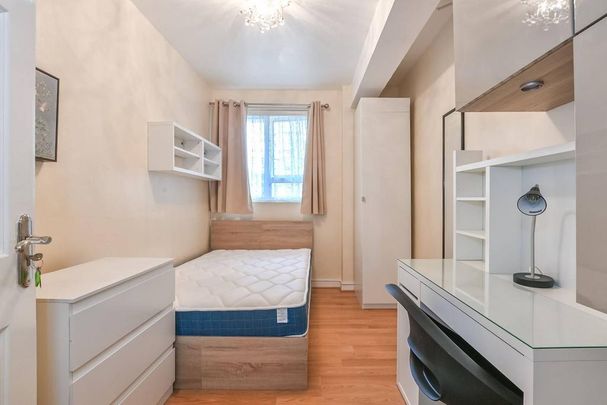 4 bedroom flat to rent - Photo 1