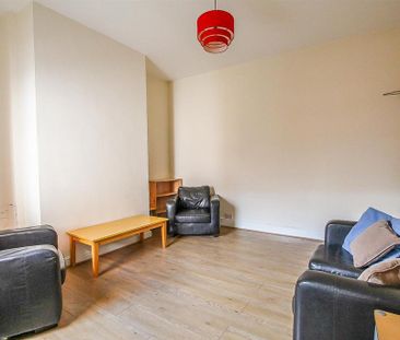 4 bedroom house to rent - Photo 1