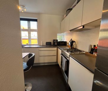 Lys 2-værelses lejlighed i Øgadekvarteret nær centrum - Foto 1