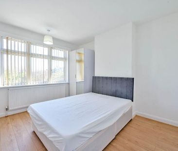 4 bedroom semi-detached house to rent - Photo 6