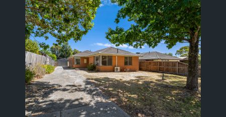 $650 per week / $2824 per cal month - Photo 2