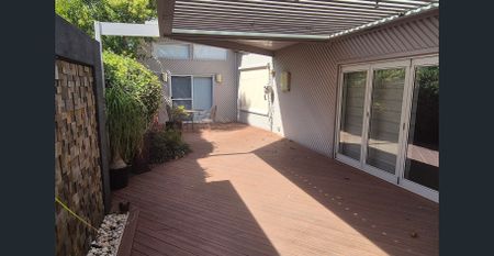 SPACIOUS, FURNISHED AND CENTRAL - Photo 5