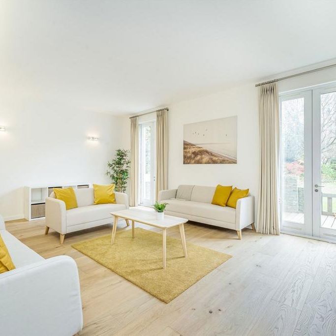 3 bedroom flat to rent - Photo 1