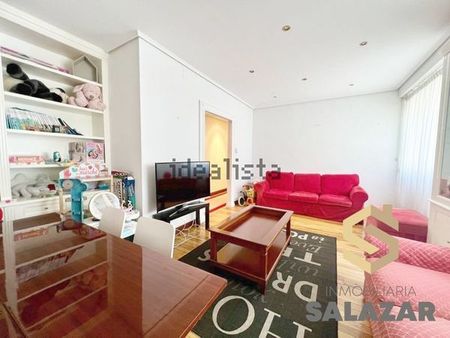 Alquiler de piso en Calle José María de Escuza - Photo 3