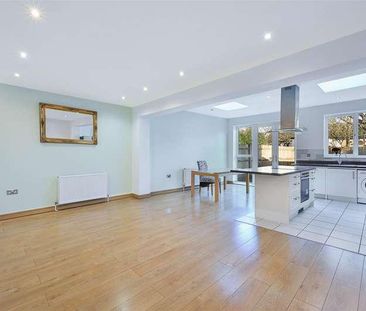 West Barnes Lane, Motspur, KT3 - Photo 2