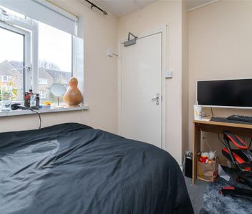 5 bedroom semi-detached house to rent - Photo 4