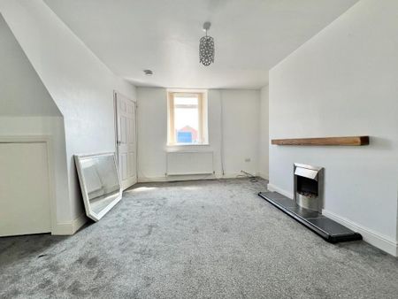 2 bedroom end of terrace house to rent - Photo 2