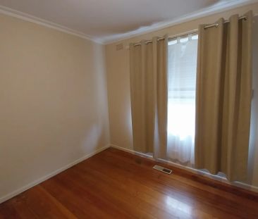 Original Brick Veneer Home! - Photo 5