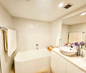 Modern North-Facing Apartment with Study for Rent - Photo 5