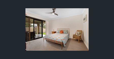 Five Bedroom Home - Photo 2