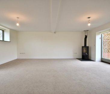 3 bedroom barn conversion to rent - Photo 2