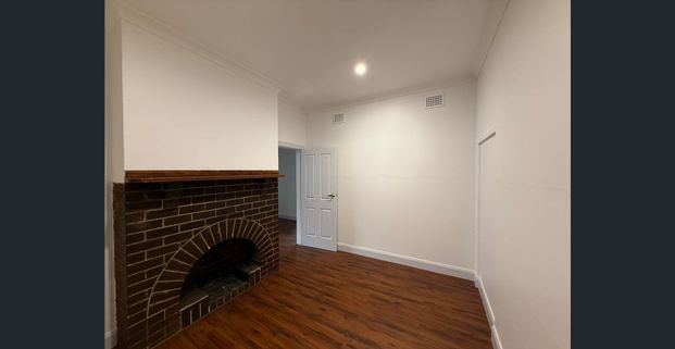 Freshly renovated 3 bedroom home - Photo 1