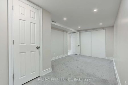 Detached Home For Lease | N9253934 - Photo 4
