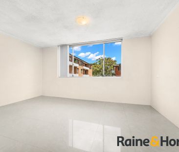 Stunning Renovated Studio Apartment in the Heart of Meadowbank - Photo 1