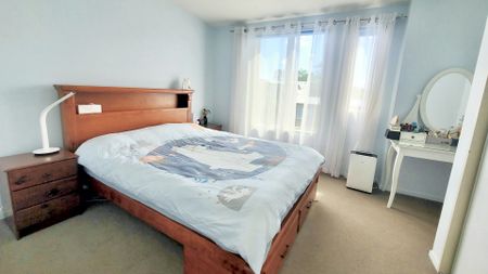 Convenient Glen Eden Living – 3 Bed Townhouse with Garage - Photo 4