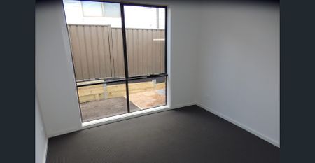 Spacious 3-Bedroom Family Home with Ensuite in Prime Eumemmerring Location! - Photo 4