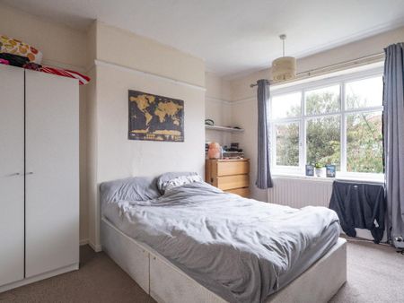 4 bedroom semi-detached house to rent - Photo 4