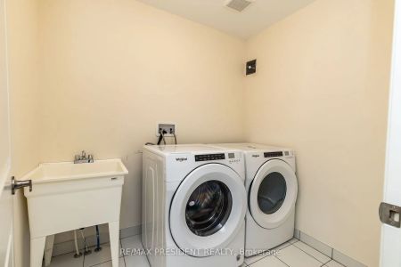 Condo Townhouse For Lease | W9244604 - Photo 5