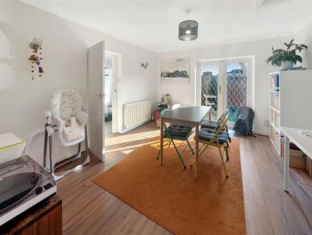 2 bedroom detached bungalow to rent - Photo 4
