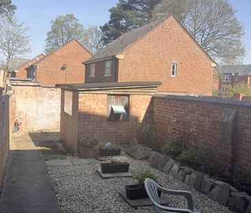 1 bedroom in a house share to rent - Photo 5