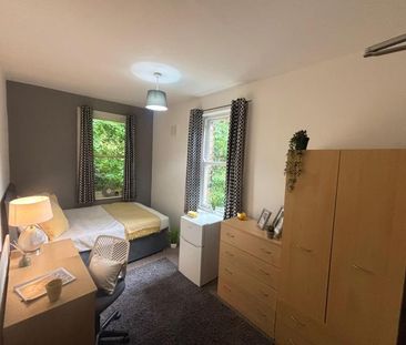 1 bedroom in a house share to rent - Photo 4