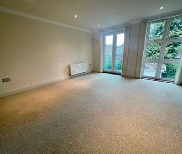 SURRENY ROAD, WESTBOURNE (P02550) - Photo 2